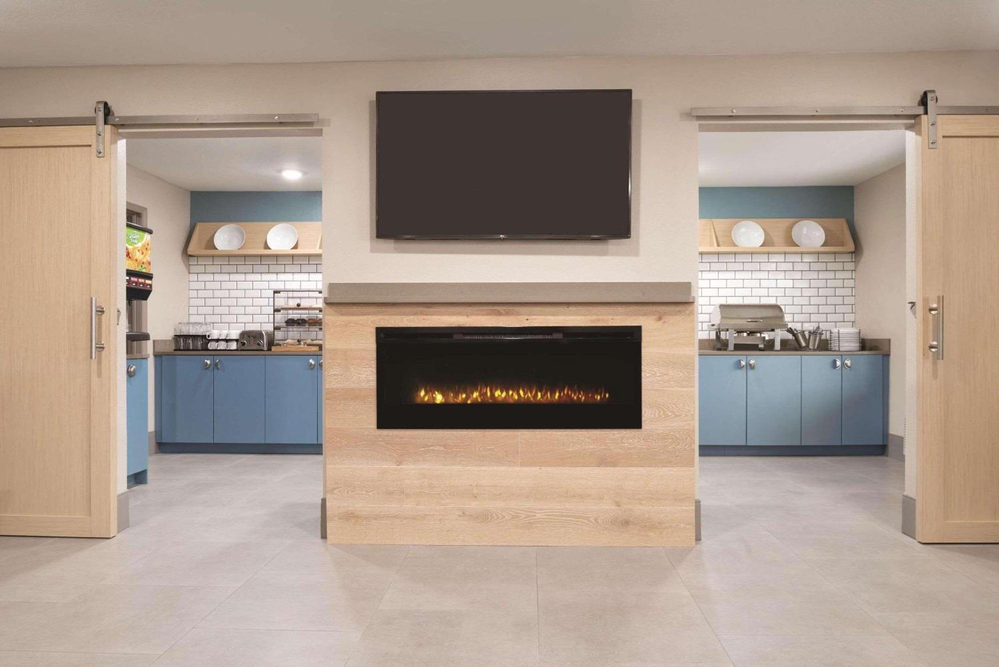 Country Inn & Suites By Radisson, Waterloo, Ia Экстерьер фото